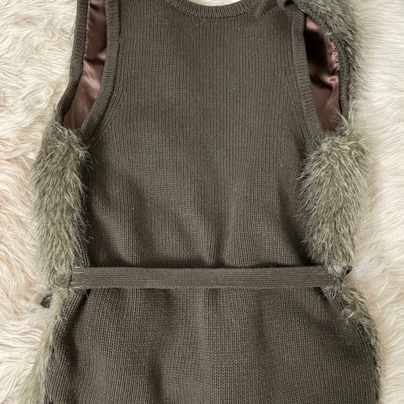 Faux Fur & Sweater Vest Brown - Picture 2 of 2